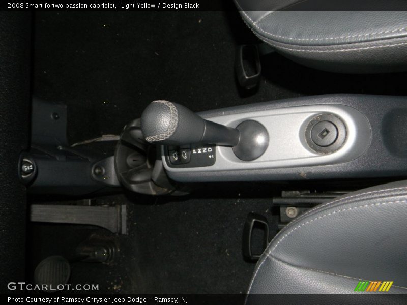 Light Yellow / Design Black 2008 Smart fortwo passion cabriolet