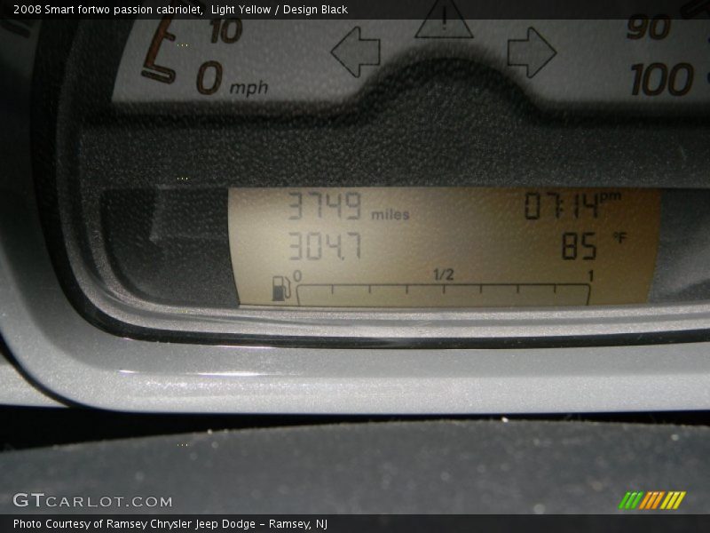 Light Yellow / Design Black 2008 Smart fortwo passion cabriolet