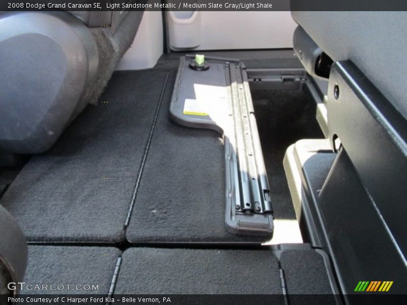 Light Sandstone Metallic / Medium Slate Gray/Light Shale 2008 Dodge Grand Caravan SE