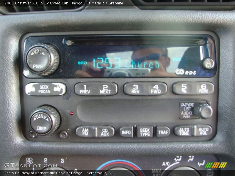 Controls of 2003 S10 LS Extended Cab