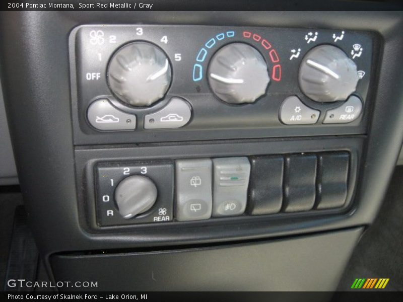 Controls of 2004 Montana 
