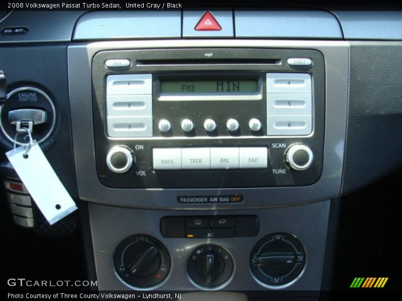 United Gray / Black 2008 Volkswagen Passat Turbo Sedan