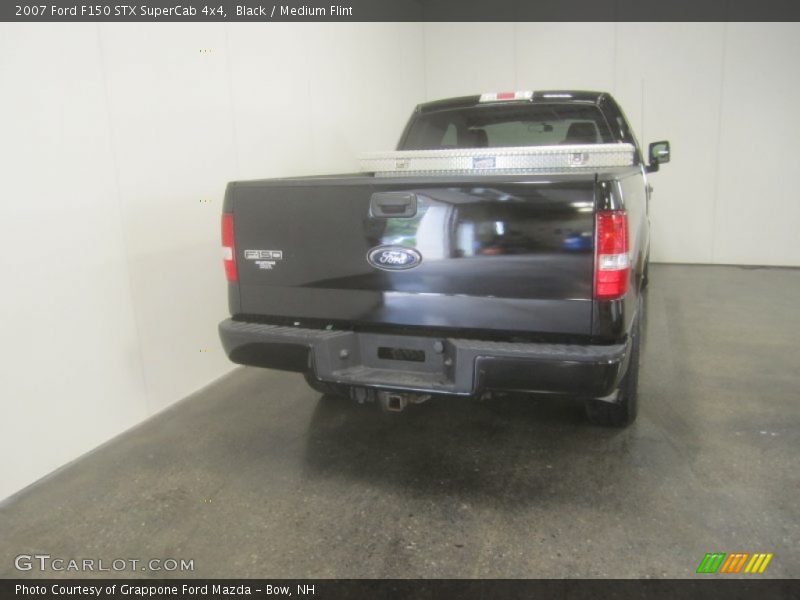 Black / Medium Flint 2007 Ford F150 STX SuperCab 4x4