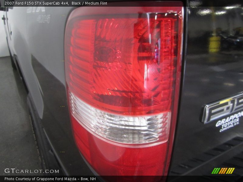 Black / Medium Flint 2007 Ford F150 STX SuperCab 4x4