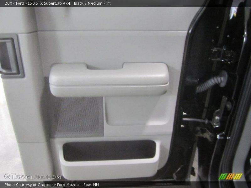Black / Medium Flint 2007 Ford F150 STX SuperCab 4x4