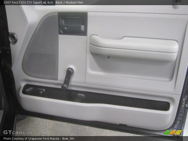 Black / Medium Flint 2007 Ford F150 STX SuperCab 4x4