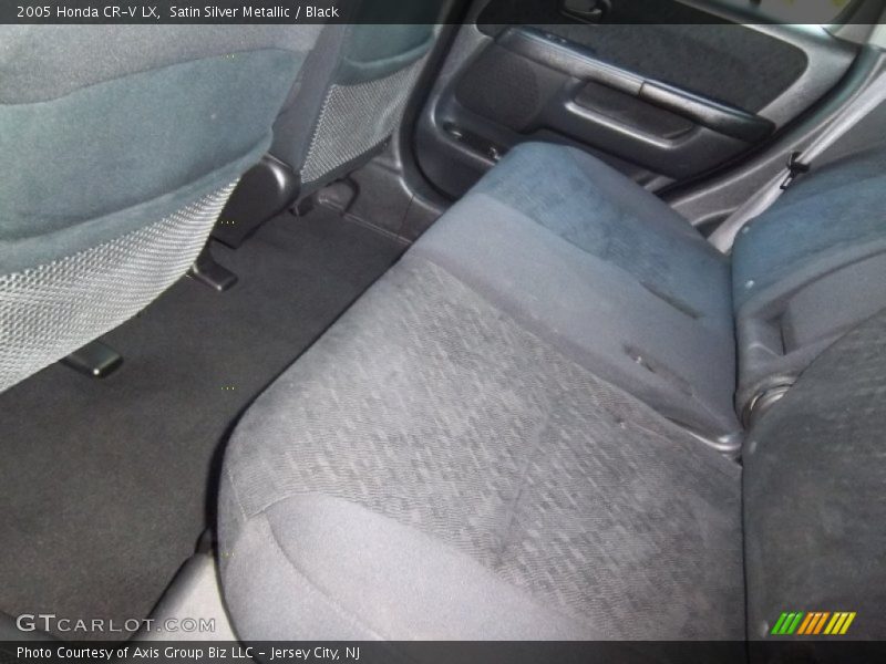 Satin Silver Metallic / Black 2005 Honda CR-V LX