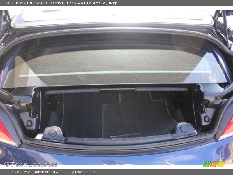  2011 Z4 sDrive35is Roadster Trunk