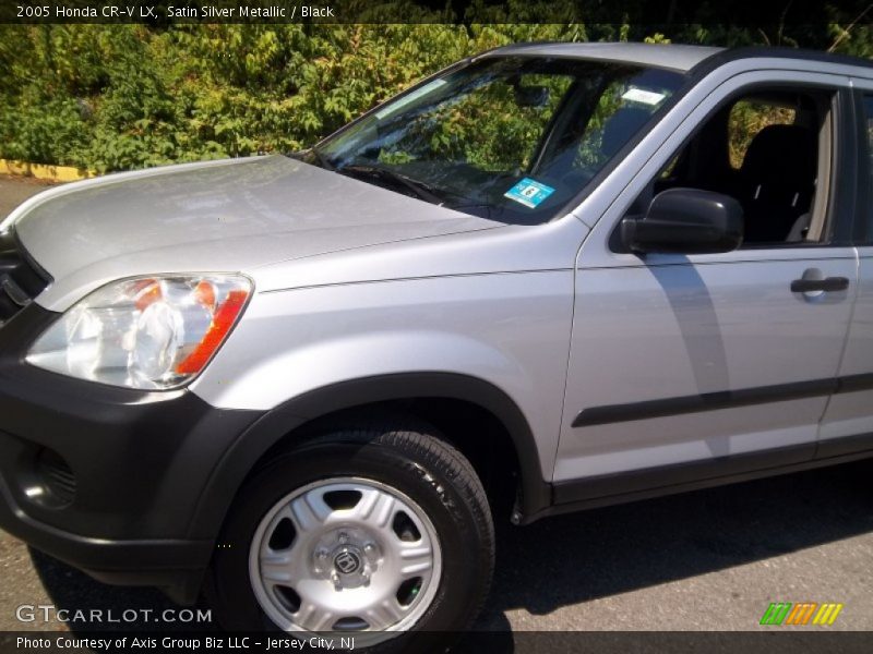 Satin Silver Metallic / Black 2005 Honda CR-V LX