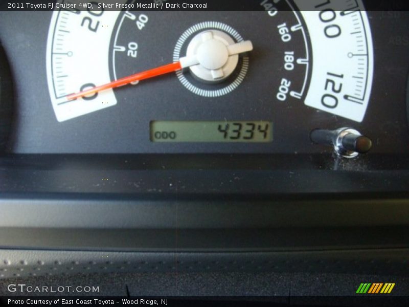 Silver Fresco Metallic / Dark Charcoal 2011 Toyota FJ Cruiser 4WD