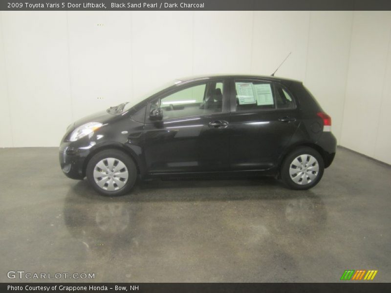 Black Sand Pearl / Dark Charcoal 2009 Toyota Yaris 5 Door Liftback