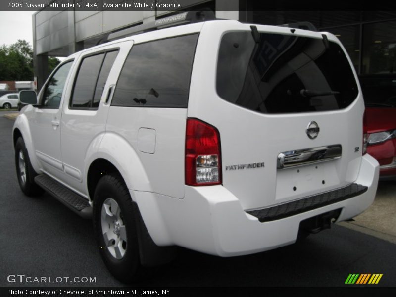 Avalanche White / Graphite 2005 Nissan Pathfinder SE 4x4