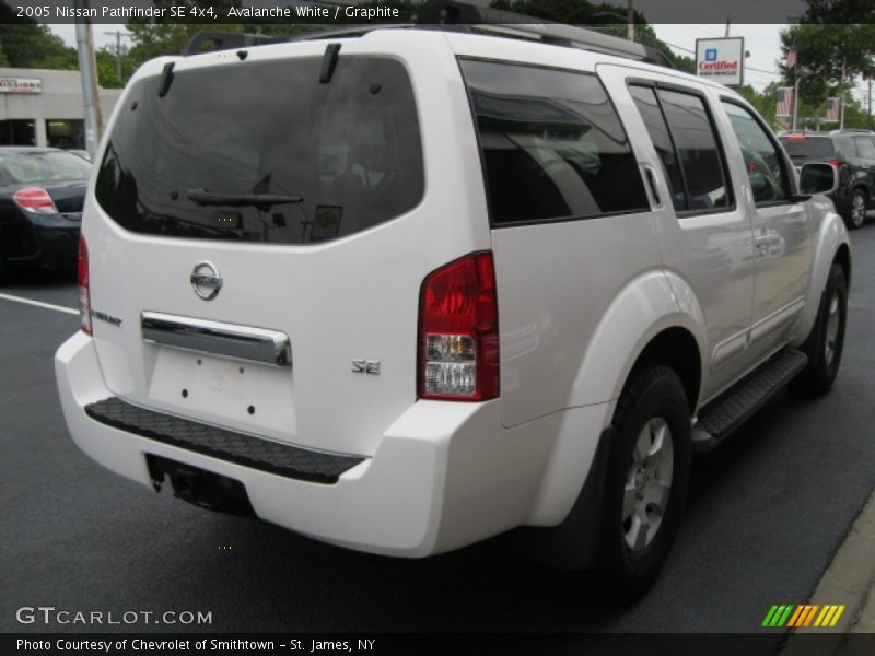 Avalanche White / Graphite 2005 Nissan Pathfinder SE 4x4