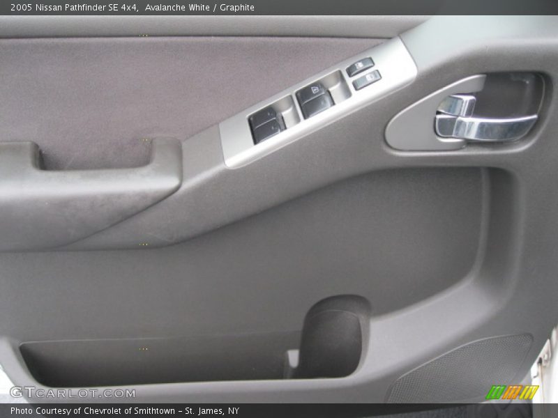 Avalanche White / Graphite 2005 Nissan Pathfinder SE 4x4