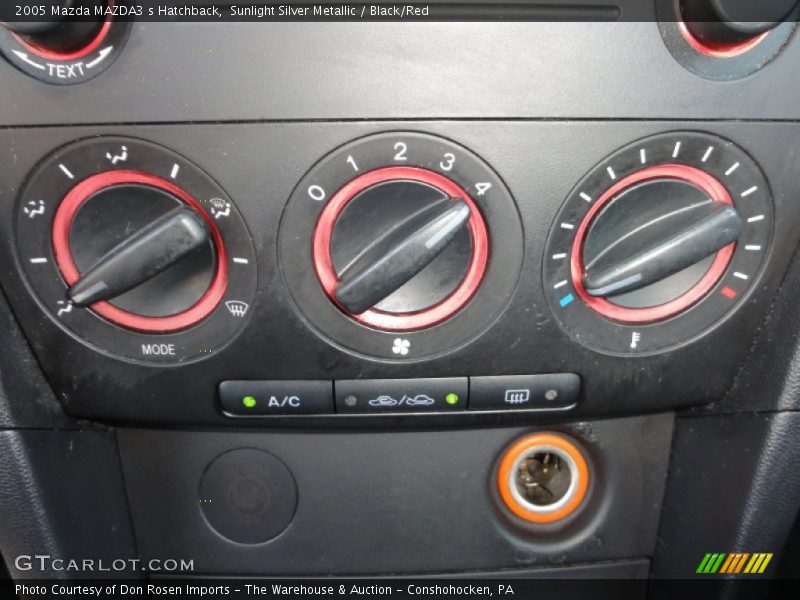 Controls of 2005 MAZDA3 s Hatchback