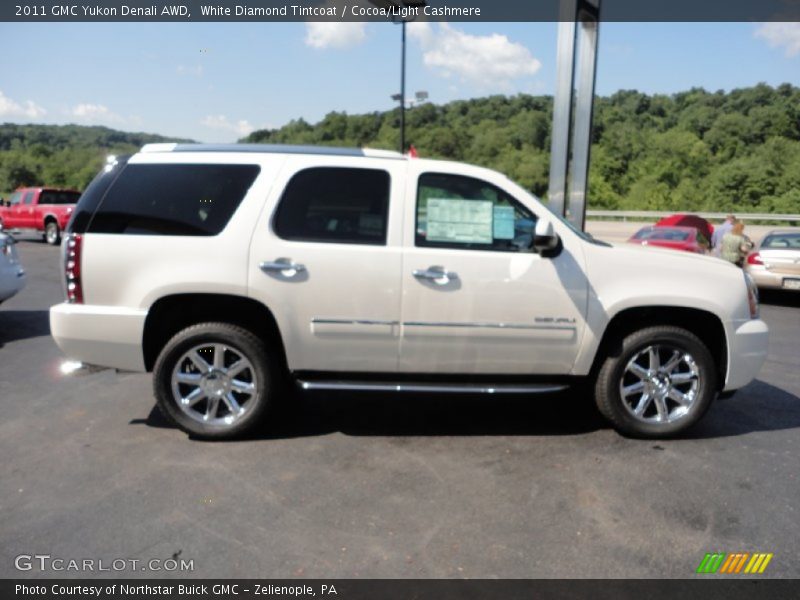 White Diamond Tintcoat / Cocoa/Light Cashmere 2011 GMC Yukon Denali AWD