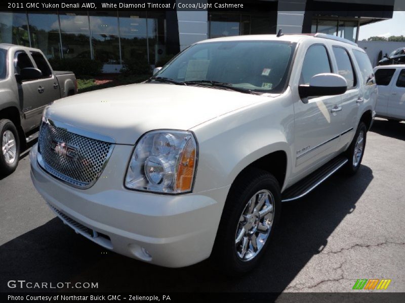 White Diamond Tintcoat / Cocoa/Light Cashmere 2011 GMC Yukon Denali AWD