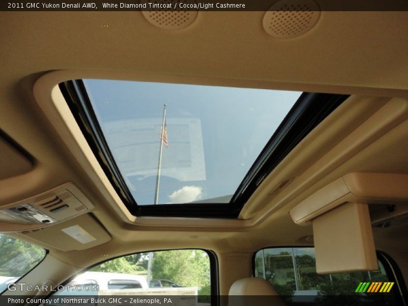 White Diamond Tintcoat / Cocoa/Light Cashmere 2011 GMC Yukon Denali AWD