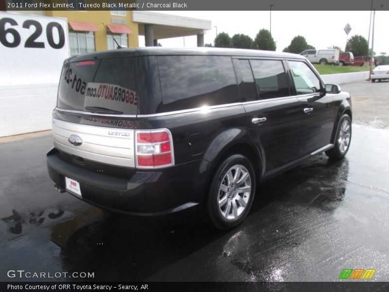 Tuxedo Black Metallic / Charcoal Black 2011 Ford Flex Limited