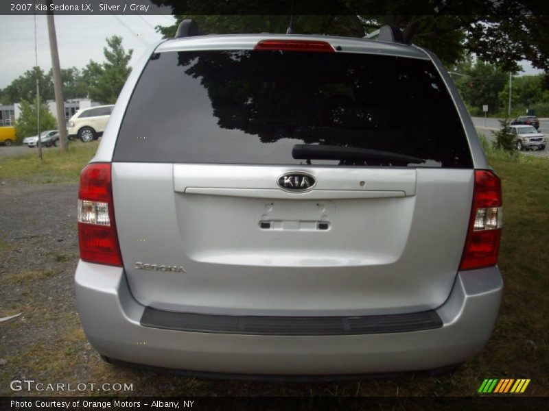 Silver / Gray 2007 Kia Sedona LX