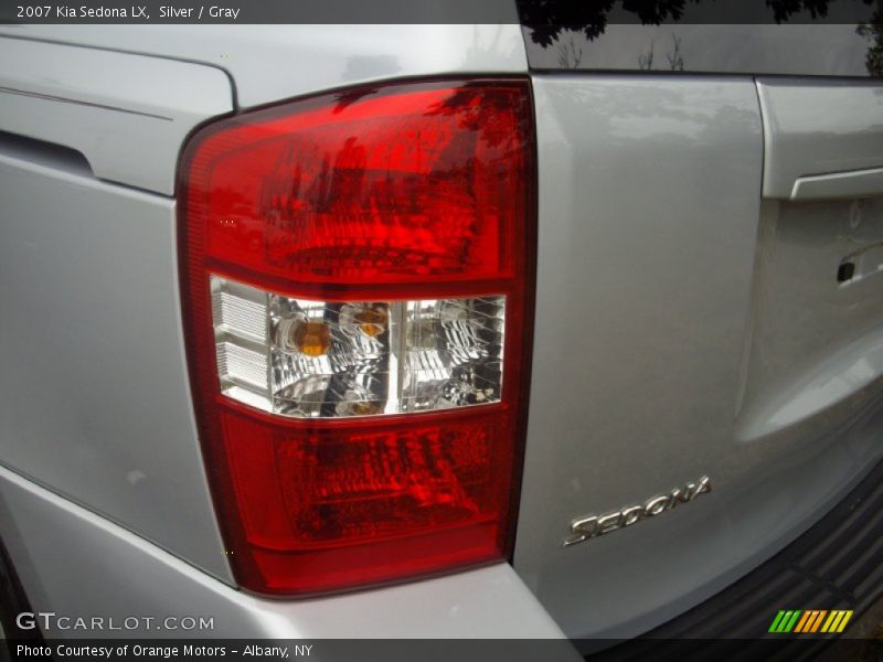 Silver / Gray 2007 Kia Sedona LX