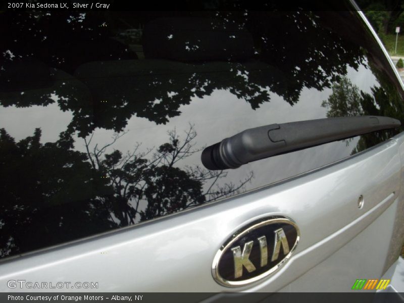 Silver / Gray 2007 Kia Sedona LX