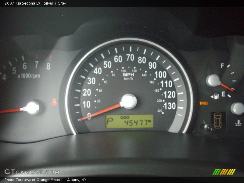 Silver / Gray 2007 Kia Sedona LX