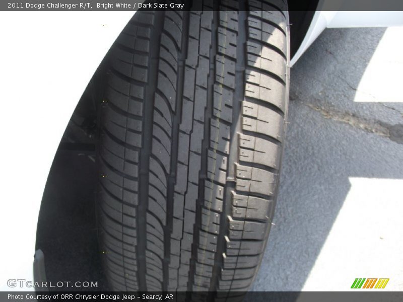 Bright White / Dark Slate Gray 2011 Dodge Challenger R/T