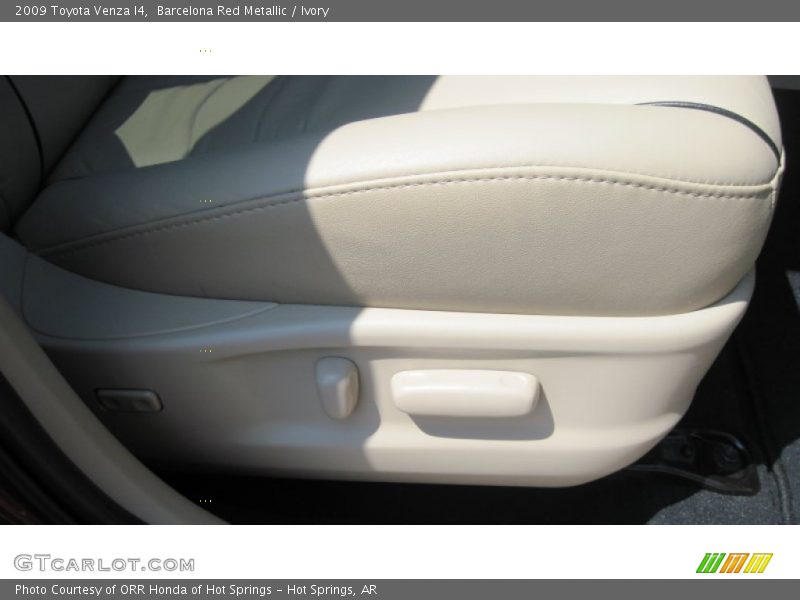 Barcelona Red Metallic / Ivory 2009 Toyota Venza I4