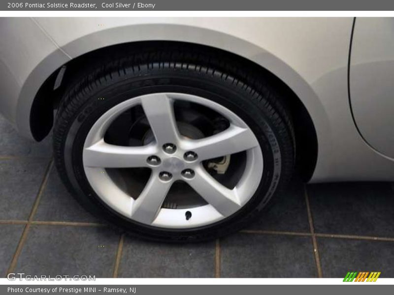 Cool Silver / Ebony 2006 Pontiac Solstice Roadster