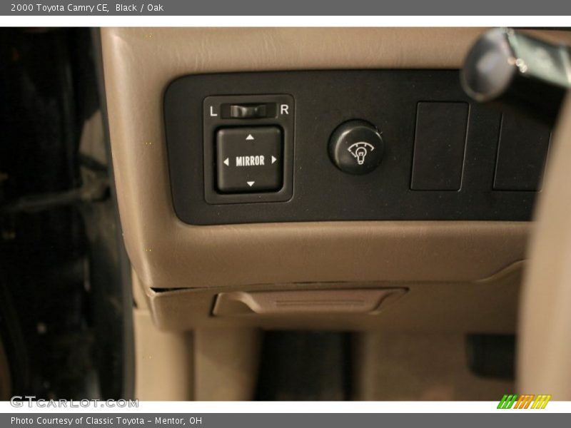 Black / Oak 2000 Toyota Camry CE