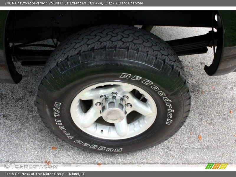 Custom Wheels of 2004 Silverado 2500HD LT Extended Cab 4x4