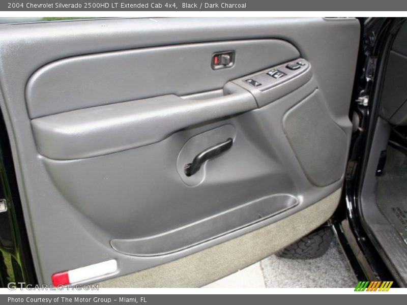 Black / Dark Charcoal 2004 Chevrolet Silverado 2500HD LT Extended Cab 4x4