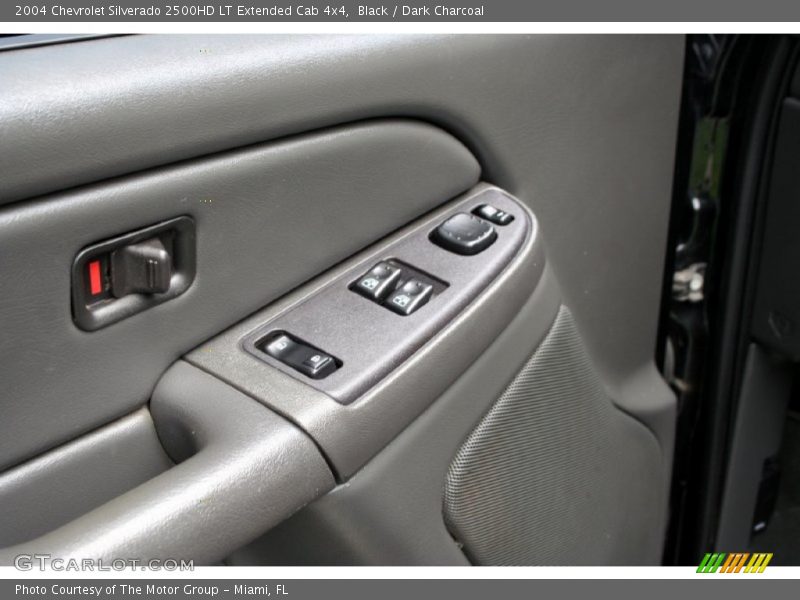 Black / Dark Charcoal 2004 Chevrolet Silverado 2500HD LT Extended Cab 4x4