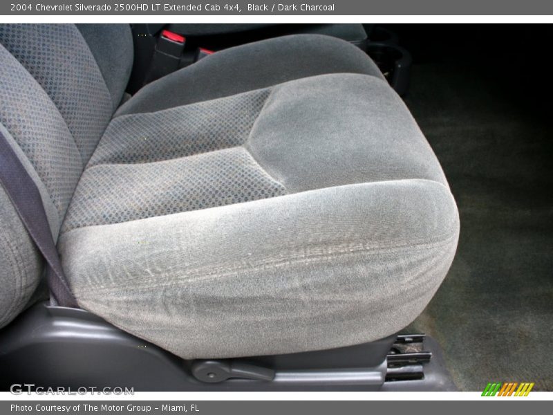 Black / Dark Charcoal 2004 Chevrolet Silverado 2500HD LT Extended Cab 4x4