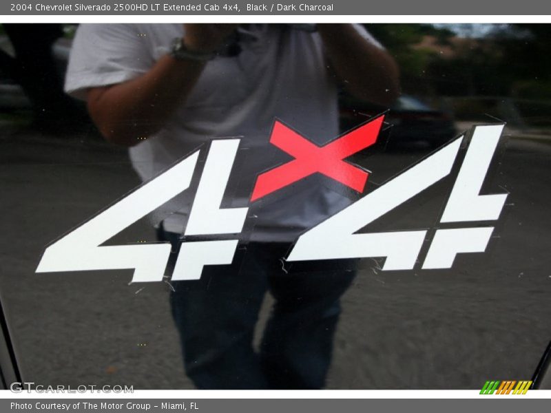 Black / Dark Charcoal 2004 Chevrolet Silverado 2500HD LT Extended Cab 4x4