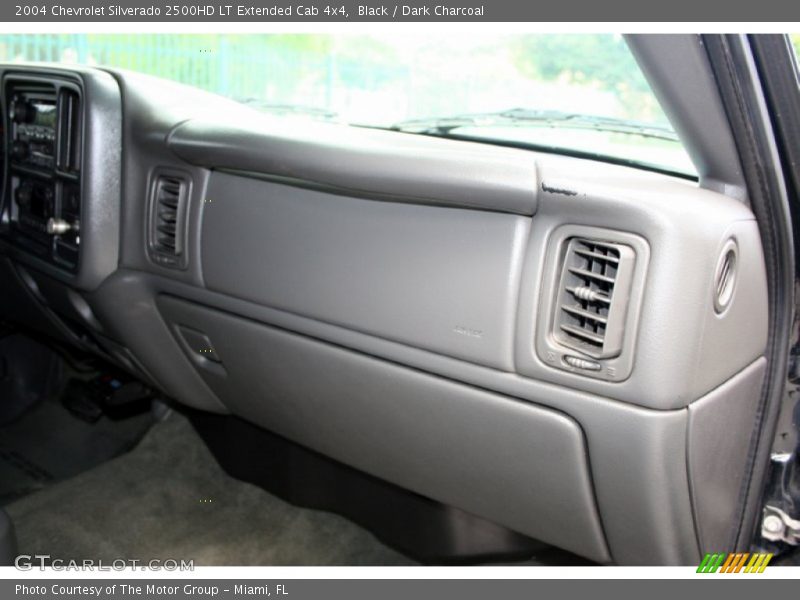 Black / Dark Charcoal 2004 Chevrolet Silverado 2500HD LT Extended Cab 4x4