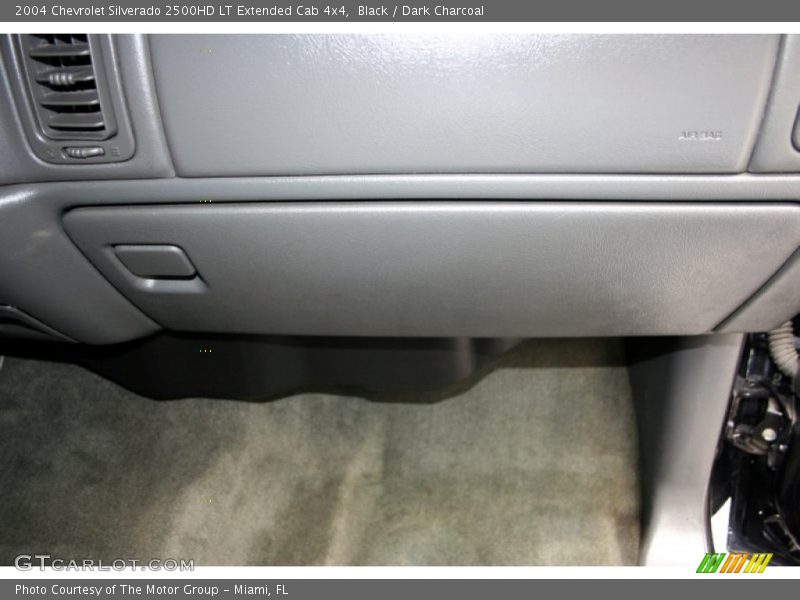 Black / Dark Charcoal 2004 Chevrolet Silverado 2500HD LT Extended Cab 4x4