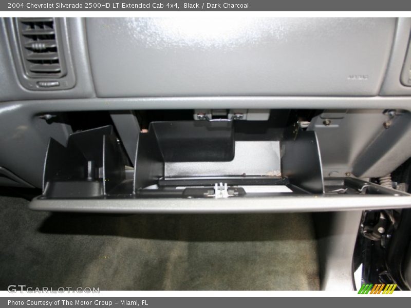Black / Dark Charcoal 2004 Chevrolet Silverado 2500HD LT Extended Cab 4x4