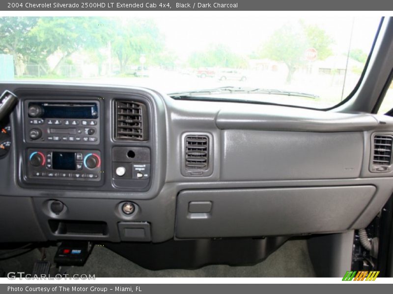 Black / Dark Charcoal 2004 Chevrolet Silverado 2500HD LT Extended Cab 4x4
