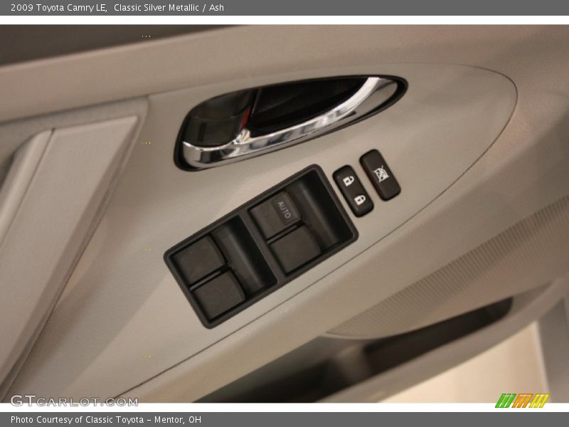 Classic Silver Metallic / Ash 2009 Toyota Camry LE