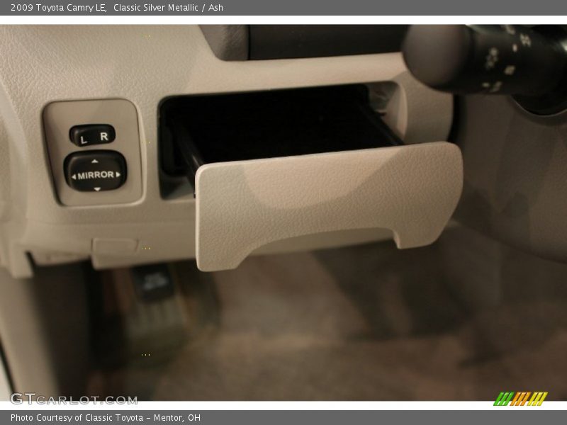 Classic Silver Metallic / Ash 2009 Toyota Camry LE