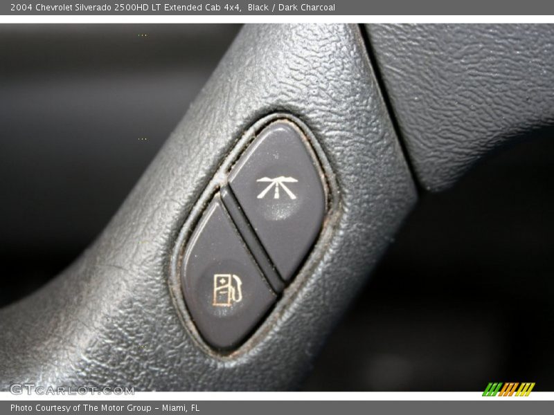 Black / Dark Charcoal 2004 Chevrolet Silverado 2500HD LT Extended Cab 4x4