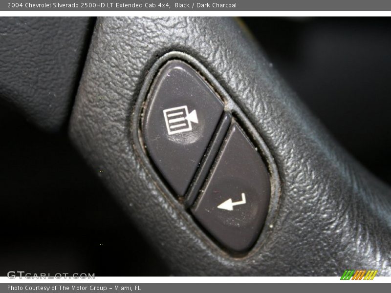 Black / Dark Charcoal 2004 Chevrolet Silverado 2500HD LT Extended Cab 4x4