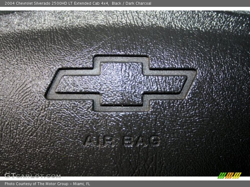 Black / Dark Charcoal 2004 Chevrolet Silverado 2500HD LT Extended Cab 4x4