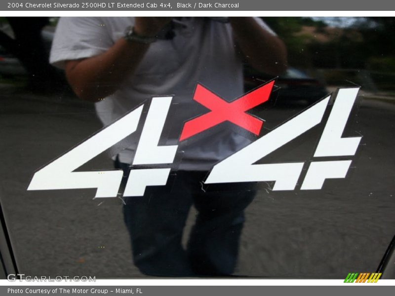 Black / Dark Charcoal 2004 Chevrolet Silverado 2500HD LT Extended Cab 4x4