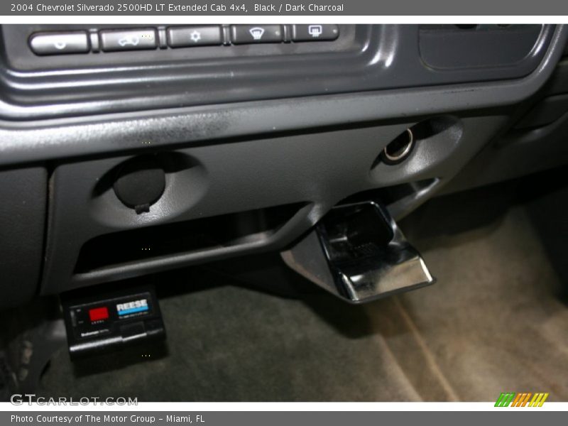 Black / Dark Charcoal 2004 Chevrolet Silverado 2500HD LT Extended Cab 4x4