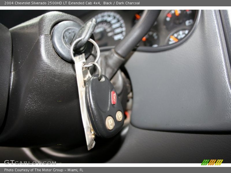 Black / Dark Charcoal 2004 Chevrolet Silverado 2500HD LT Extended Cab 4x4