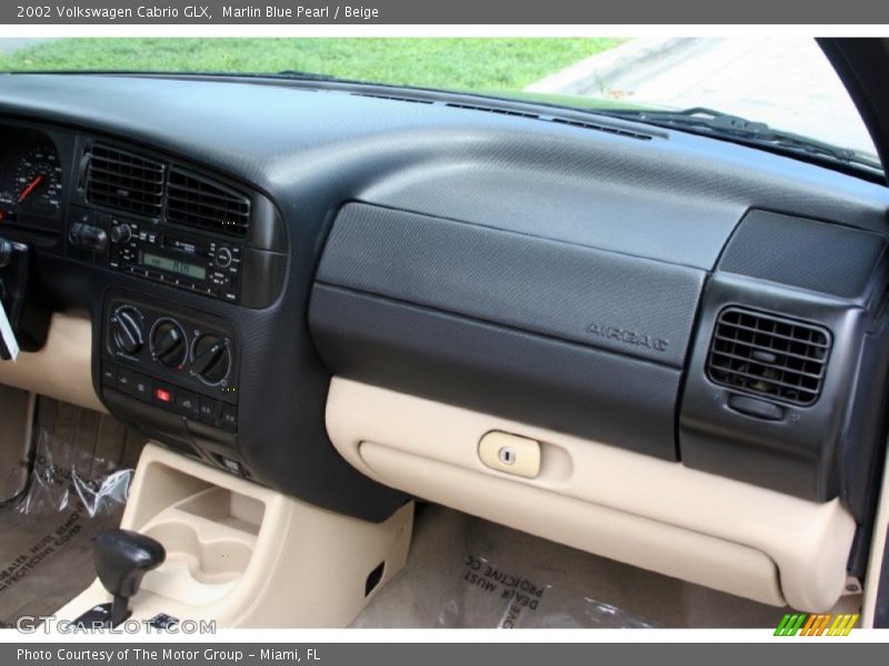 Marlin Blue Pearl / Beige 2002 Volkswagen Cabrio GLX