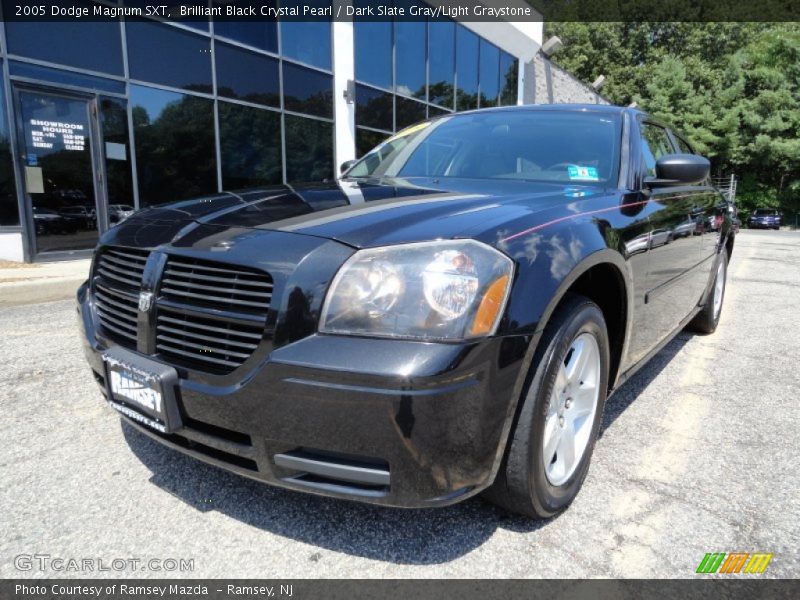 Brilliant Black Crystal Pearl / Dark Slate Gray/Light Graystone 2005 Dodge Magnum SXT